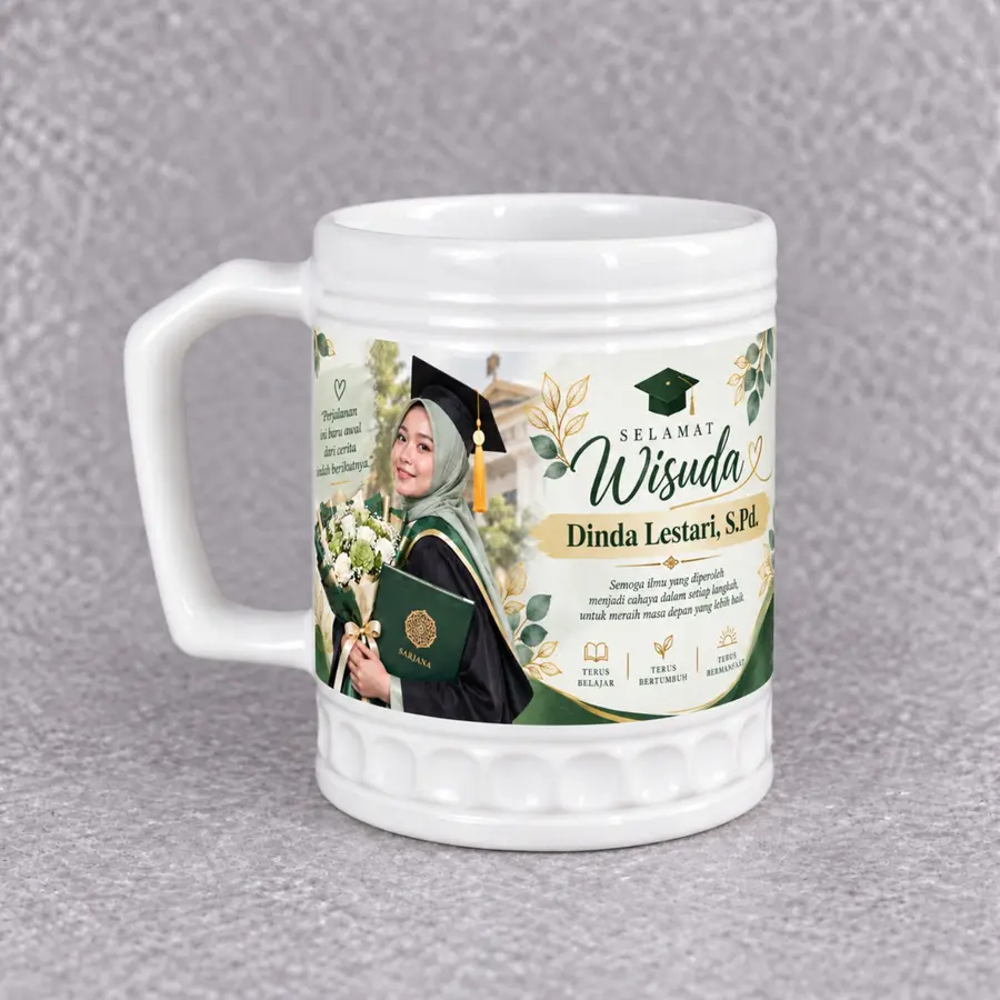 Mug Beer custom dengan contoh desain wisuda pada bidang tengah